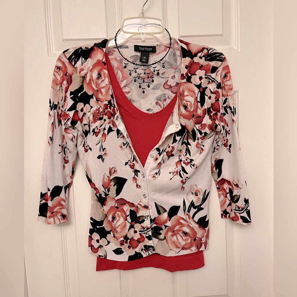 White House Black Market Coral Pink Floral Cardigan, Size: XS